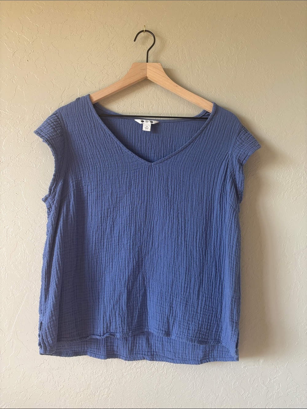 Three Dots Dusty Blue Textured V-Neck Cap Sleeve Top